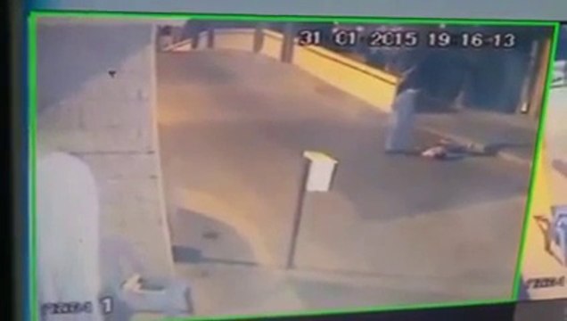 Security guard shoots man dead, then attacks his corpse, after argument