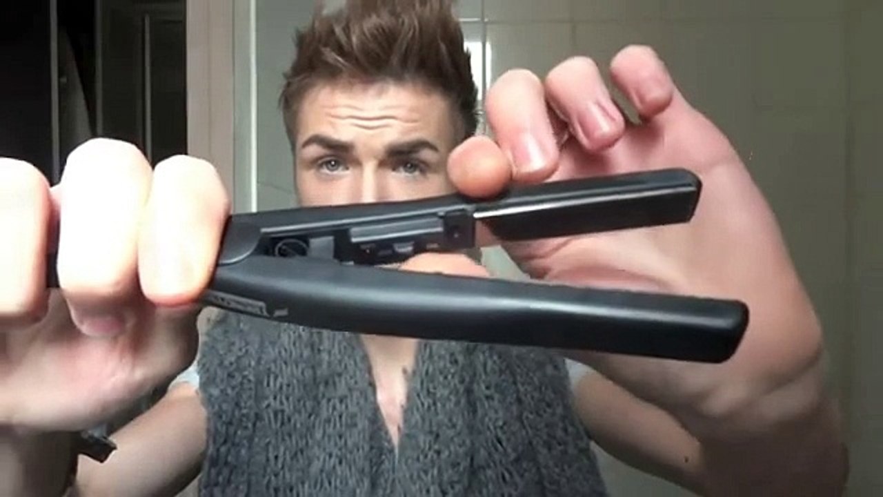 Démonstration de lissage avec le mini fer à lisser Trendyliss Vanille