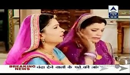 Diya Aur Baati Hum 3rd February 2015  Bhabho Ne Liya Minakshi Ki Class www.apnicommunity.com