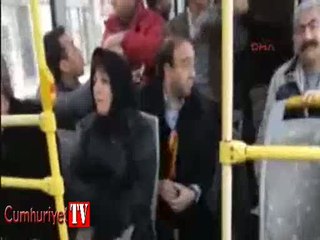 Halk otobüsünde tekme tokat kavga anı