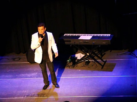 MVI_7714 Le Pénitencier Paroles françaises : V. Buggy et H. Aufray 1964 et La dernière séance Paroles : C. Moine et Musique : P. Papadiamandis 1977