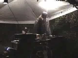 Le pire DJ du monde...