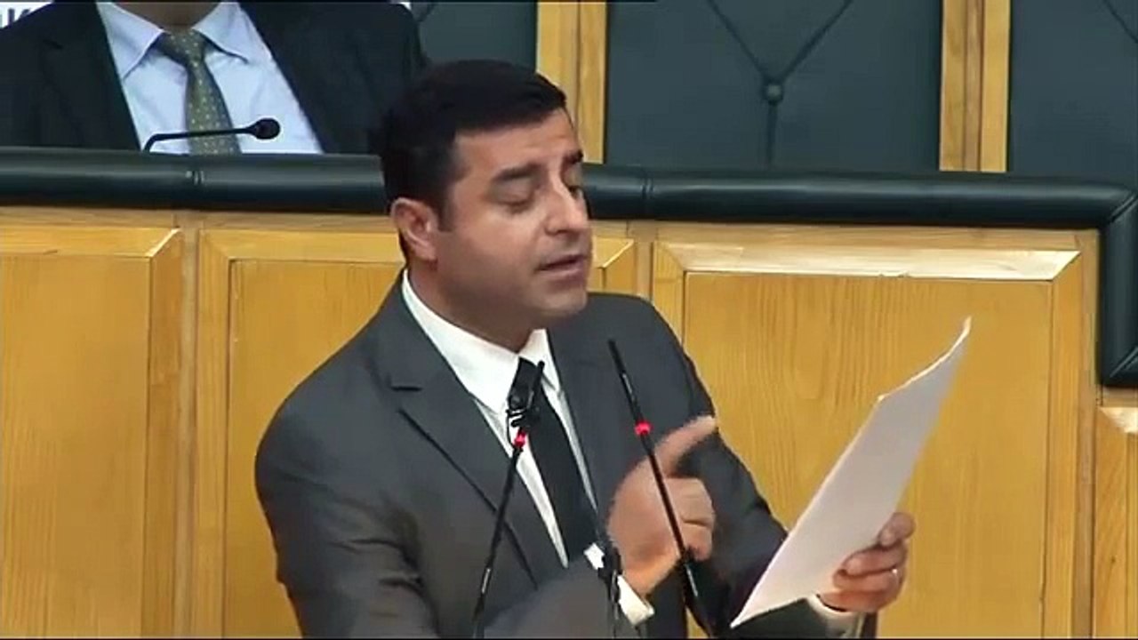 Selahattin Demirtaş'tan Metal İşçilerine ve Alevilere destek