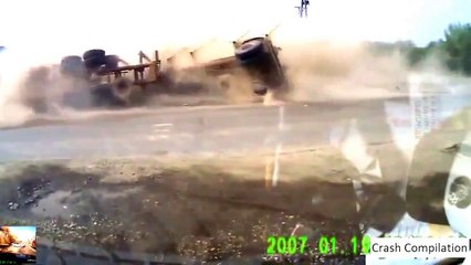 WOOD UNLOADING IN RECORD TIME - DÉBARQUEMENT DE BOIS EN UN TEMPS RECORD