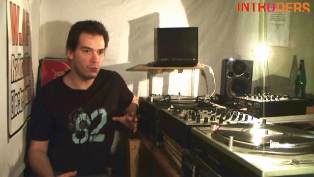 Waner à propos des débits et flux Web pour le streaming-vidéo