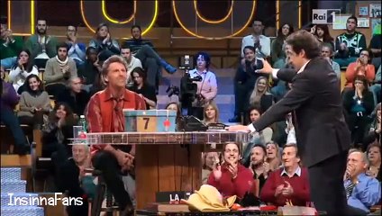 Flavio Insinna e gli auguri per...