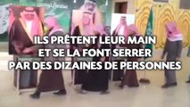 Arabie Saoudite: Ils prêtent leur main et se la font serrer par des dizaines de personnes