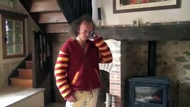 Un homme... enfin je crois, nous raconte son délire