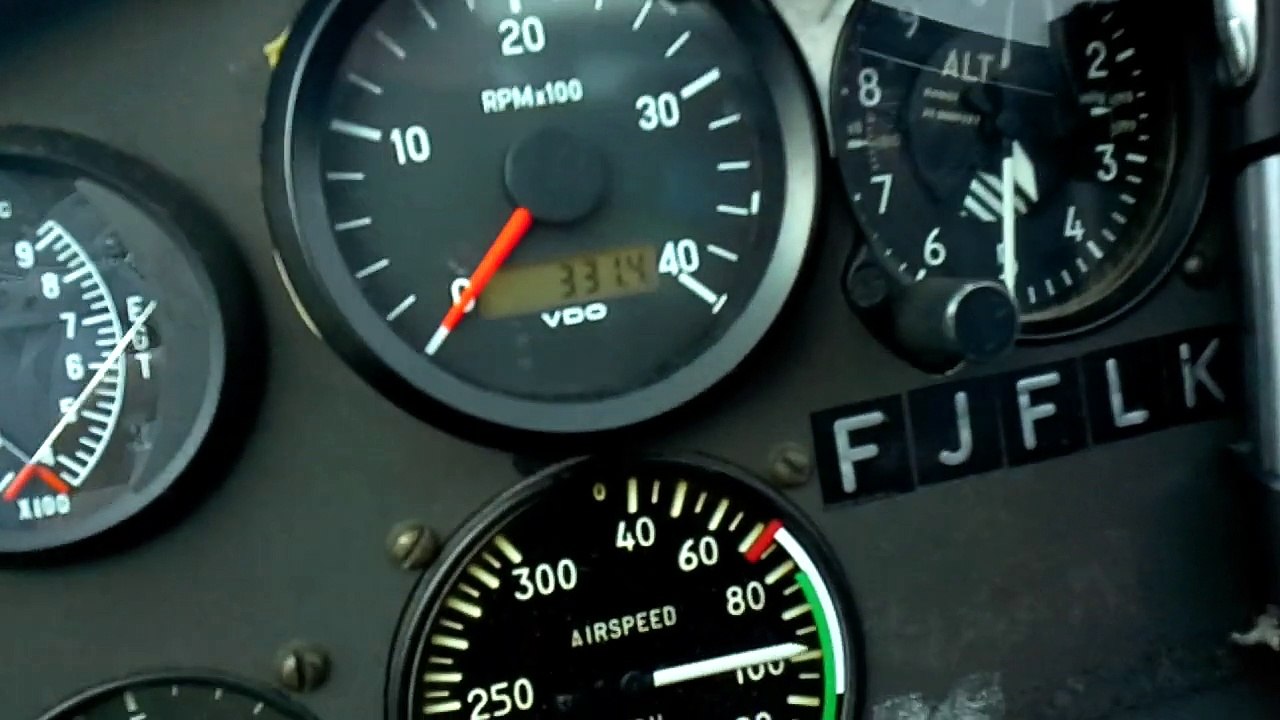 vol à voile en bretagne le 1 février 2015 / slalom entre averses sous Cumlus congestus et Cumulo nimbus par vents très forts.