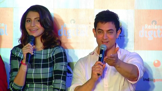 Hot Anushka Sharma Flaunts Her UGLY Lips Ewww!!