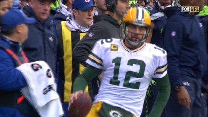 Rodgers 12-yard scramble