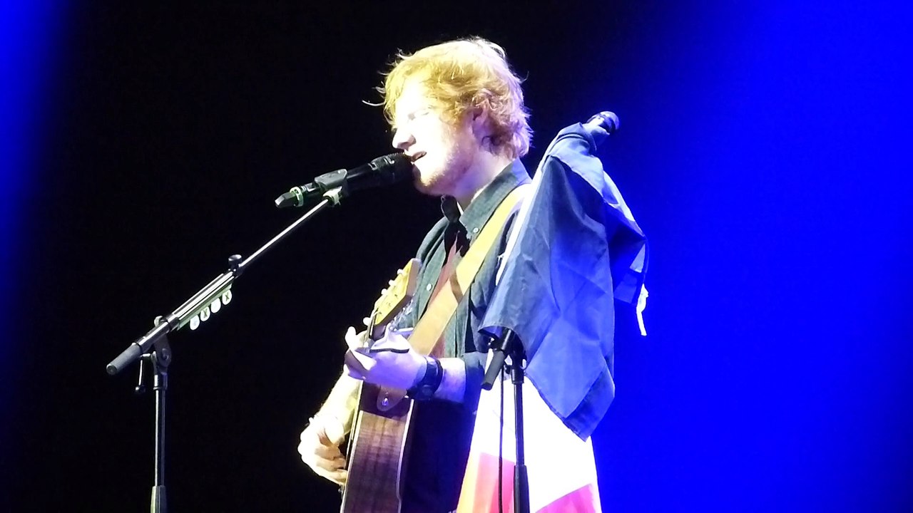 One - Ed Sheeran- Nantes - 3/02/15