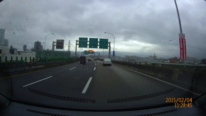 Flight GE 235: TransAsia Flight Crashes into River after collision with Highway