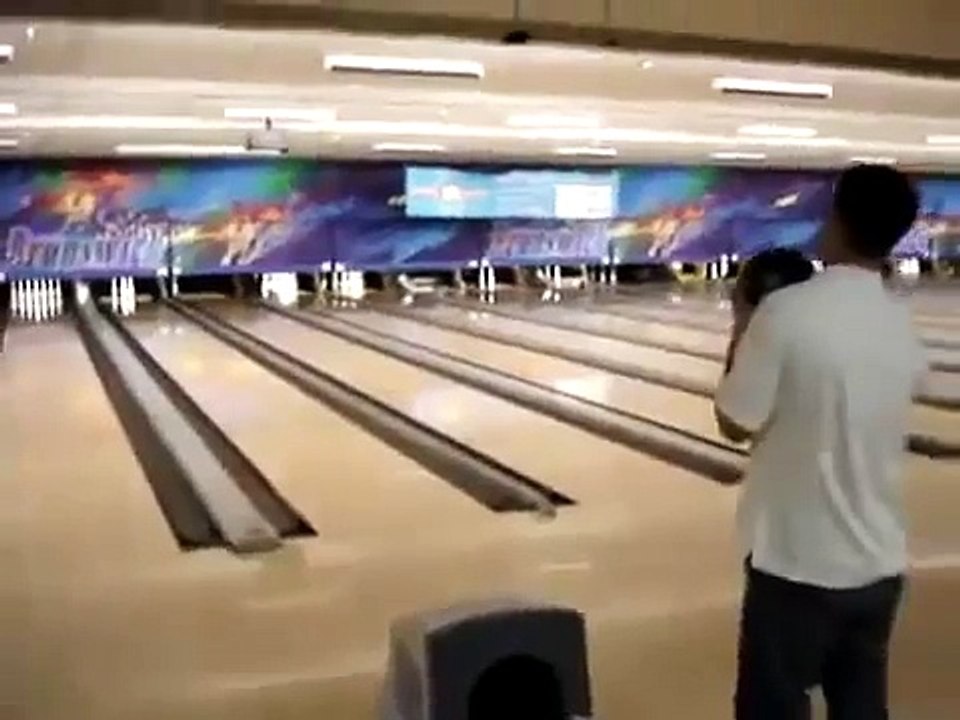 Bowling Fail - Funny Video