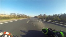 2 motards se collent trop : gros crash entre une zx10r et une r6