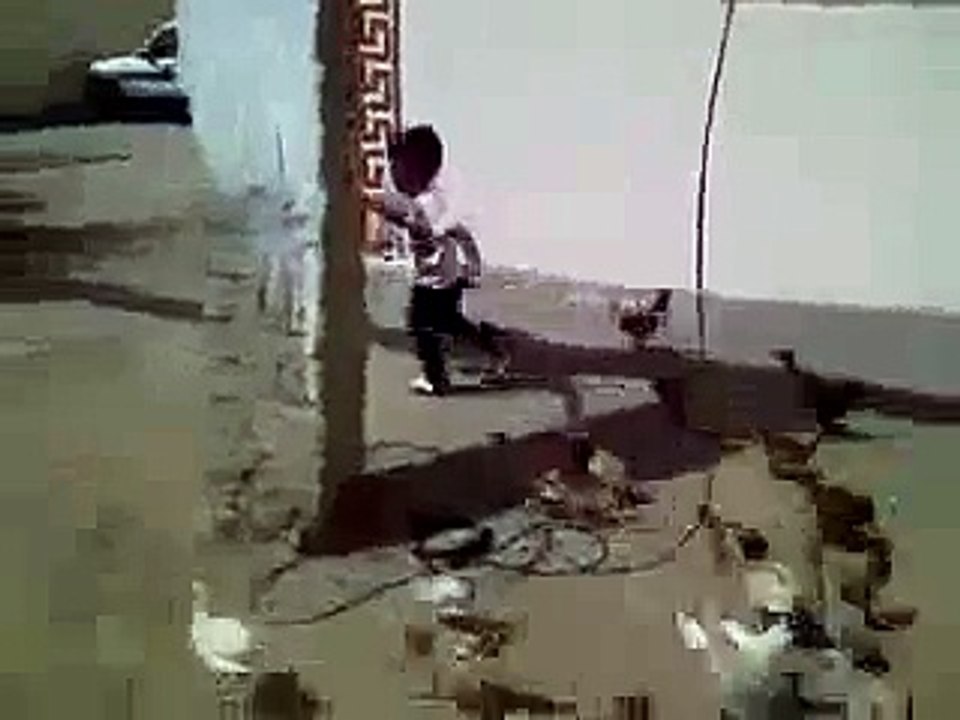 Very Very Funny Small Child Scared(funny video)