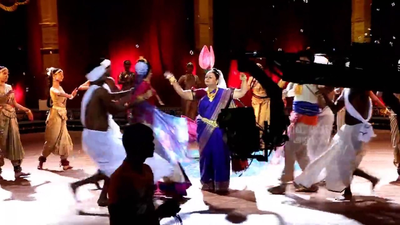 Making of YennaiArindhaal MayaBazaar Song _Anbe En Aaruyire_