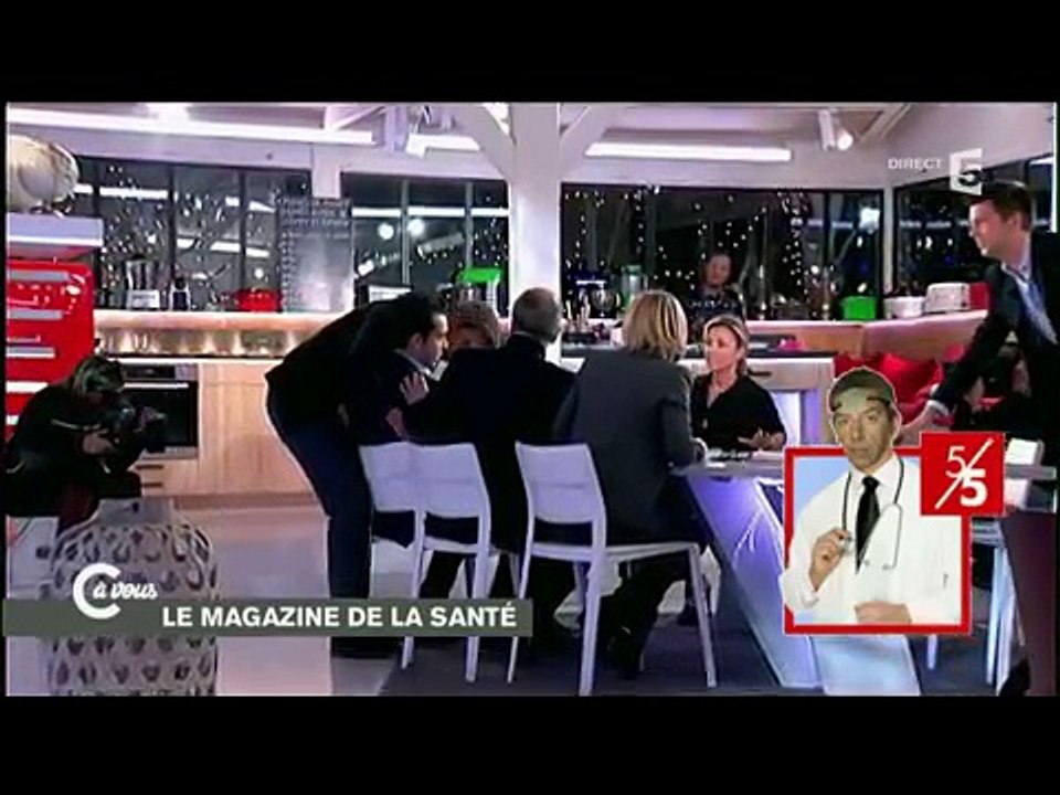 Le malaise de Patrick Cohen en direct dans « C à vous »