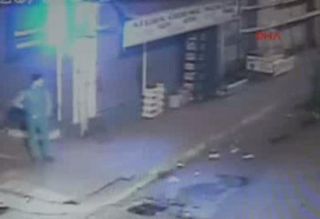 Hırsızlık anı güvenlik kamerasında