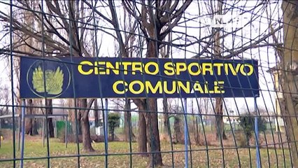 RAPINA ANZIANA, CALCIATORI LO BLOCCANO