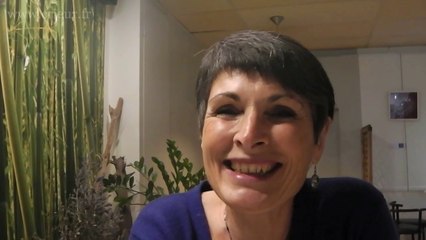 Hélène Micollet présente sa conférence au salon de la Bien Naissance, en Avignon, le 10 Mai 2015