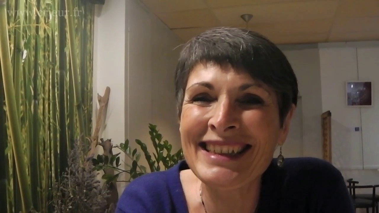 Hélène Micollet présente sa conférence au salon de la Bien Naissance, en Avignon, le 10 Mai 2015