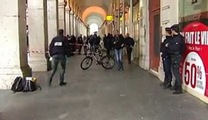 French soldiers attacked at a Jewish centre - Video Dailymotion