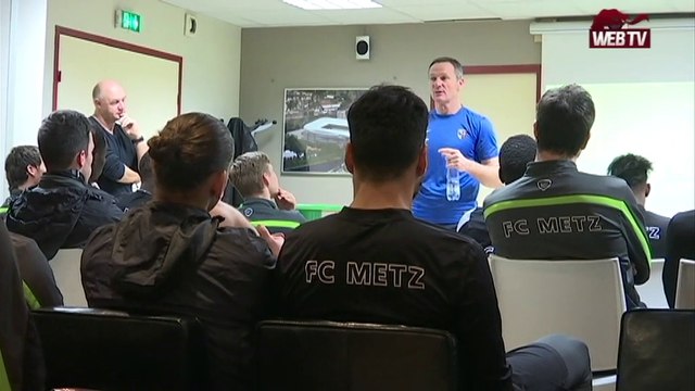 Instantanés - Présentation du projet Génération Foot à l'équipe professionnelle