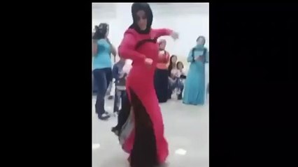 OHAA..Düğünde Çılgınca Dans Eden Türbanlı