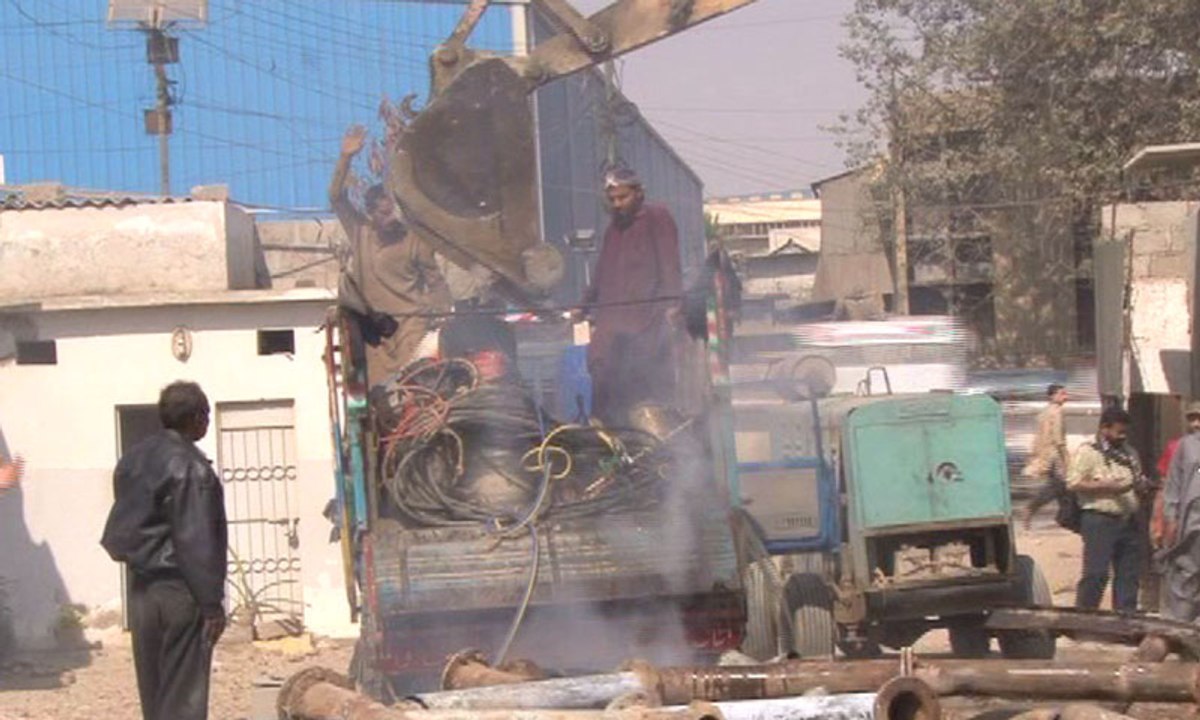 Operation against illegal hydrants in Karachi