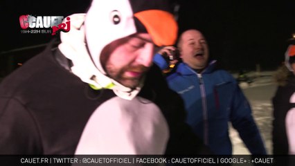 Jeff et Mika en pingouins à la patinoire de Tignes - C'Cauet sur NRJ