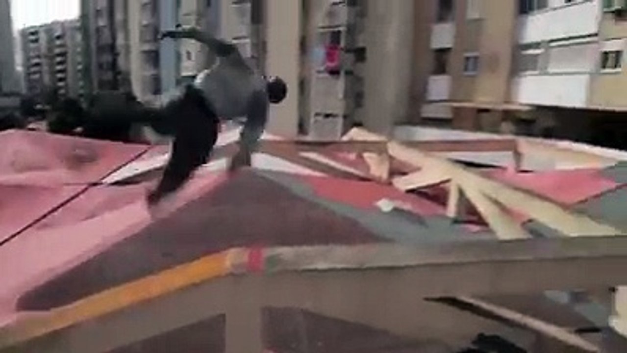 OHAA..Gerçek Örümcek Adam Bu Olsa Gerek...