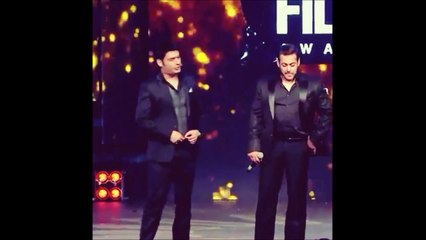Salman Khan does SRK's signature pose at Filmfare 2015