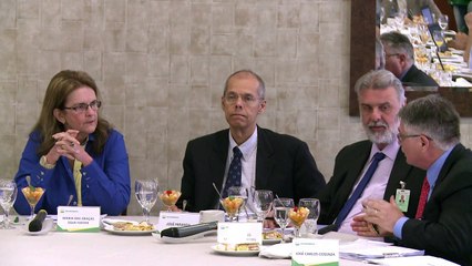 Dimite la directiva de Petrobras