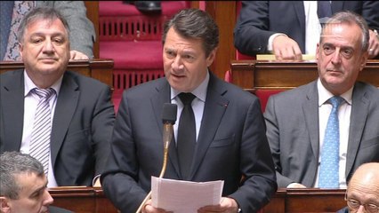 Agression à Nice: Estrosi rend hommage à "toutes les forces de l'ordre"