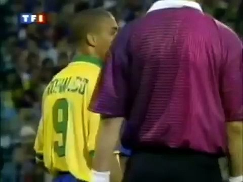 Roberto Carlos Best Goal - Free Kick Goal vs France (Tournoi de France 1997)