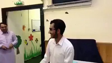 Talented Youngman Doing Parody of Imran Khan, Gilani, Mushrraf, Khawaja Asif, Javed Ch. - زبردست نقل بہت مزاحیہ