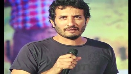 Finding Fanny   Deepika Padukone Hot V!rginity Controversy.mp4