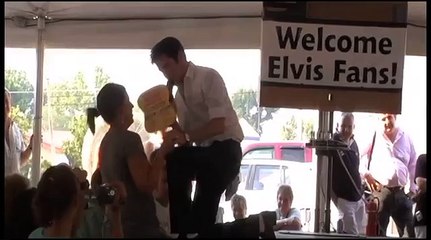 Dean Z sings I Want You I Need You I Love You at Elvis Week 2007 video