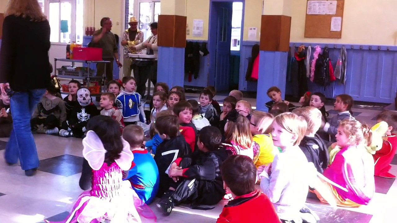 28/03/2014 Julian à l'école avec la chorale