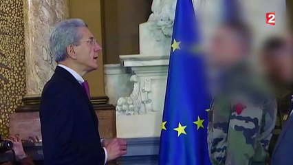 Les militaires agressés félicités par Jean-Yves Le Drian