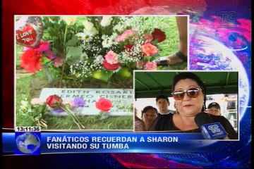 Familiares y fanáticos recuerdan a Sharon visitando su tumba