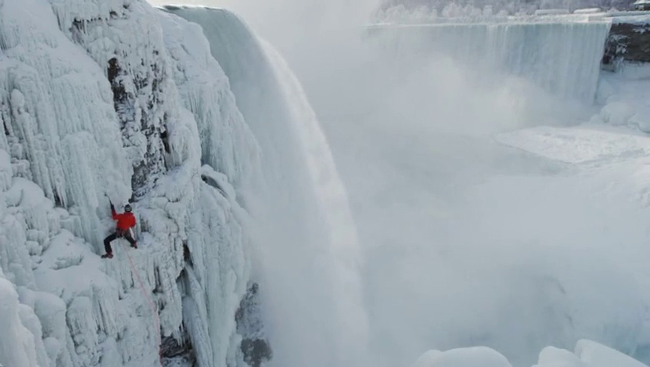 Escalader les chutes du Niagara gelées