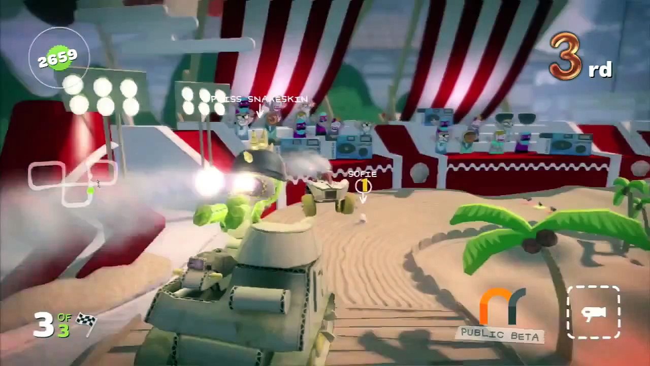 Extrait / Gameplay - LittleBigPlanet Karting (Les sackboys font la course sous le soleil !)