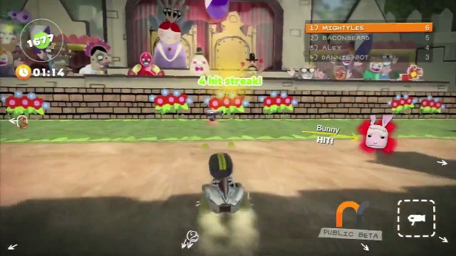 Extrait / Gameplay - LittleBigPlanet Karting (Les sackboys se battent dans une arène !)