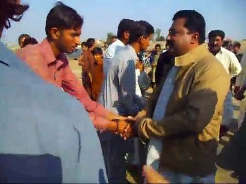 Sinjhoro: Rais Khadim Hussain Rind And Haji Rana Muhammad Anwar Shakig Hand With Final Teams At Cricket Tournament Ward No 02 Sinjhoro