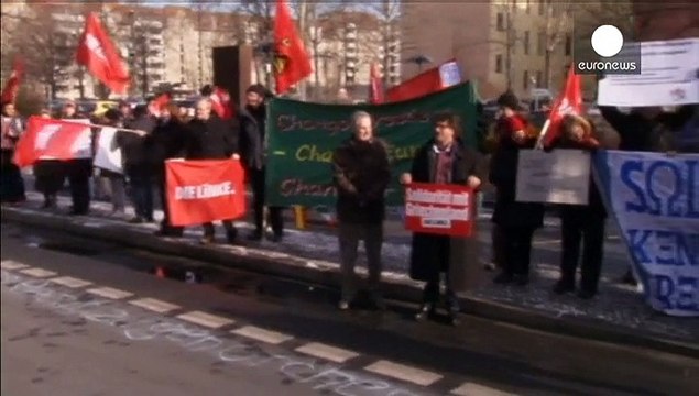 Β. Σόιμπλε: πάρτε χρόνο, αλλά τηρήστε το πρόγραμμα και ξεχάστε τη μείωση του χρέους