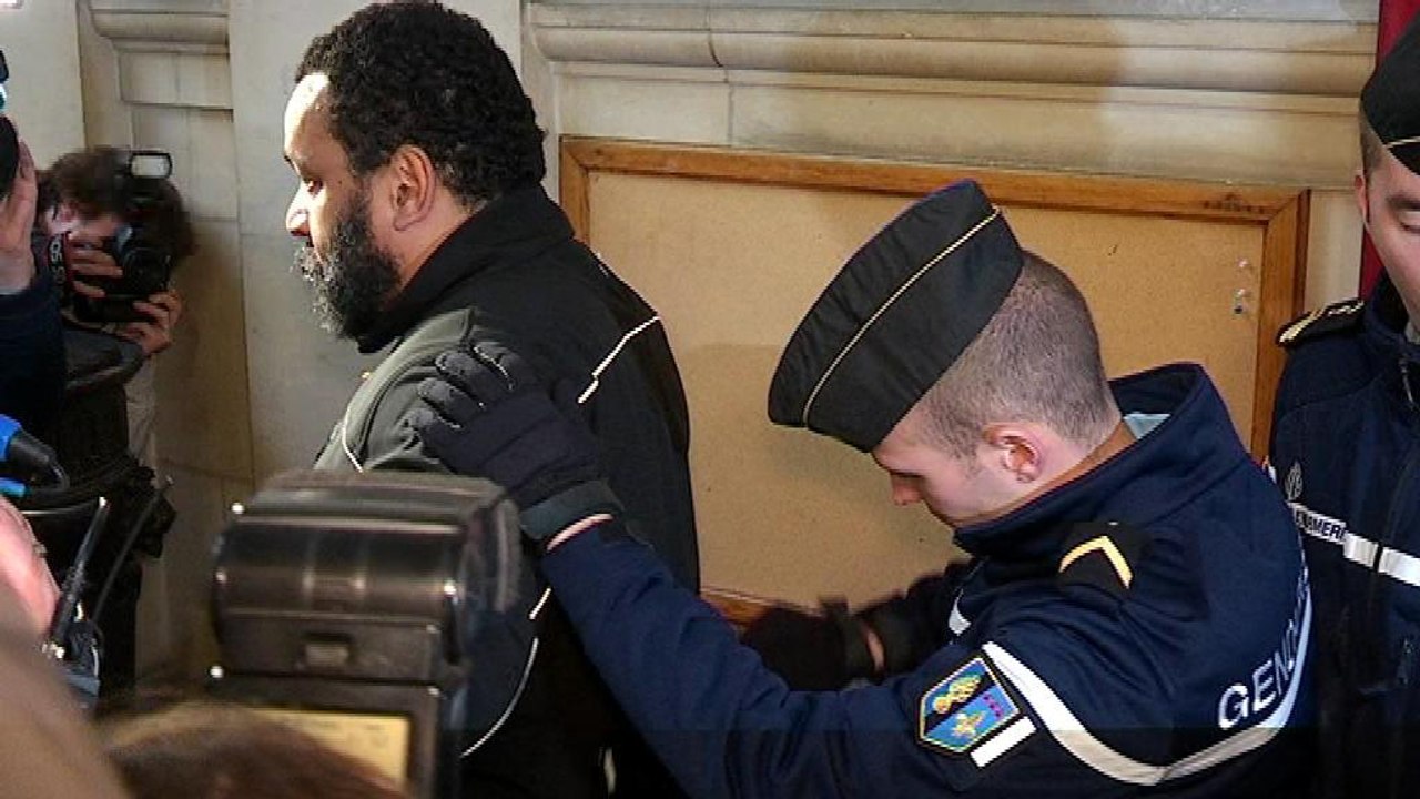 "Je me sens Charlie Coulibaly": 30.000 euros requis contre Dieudonné