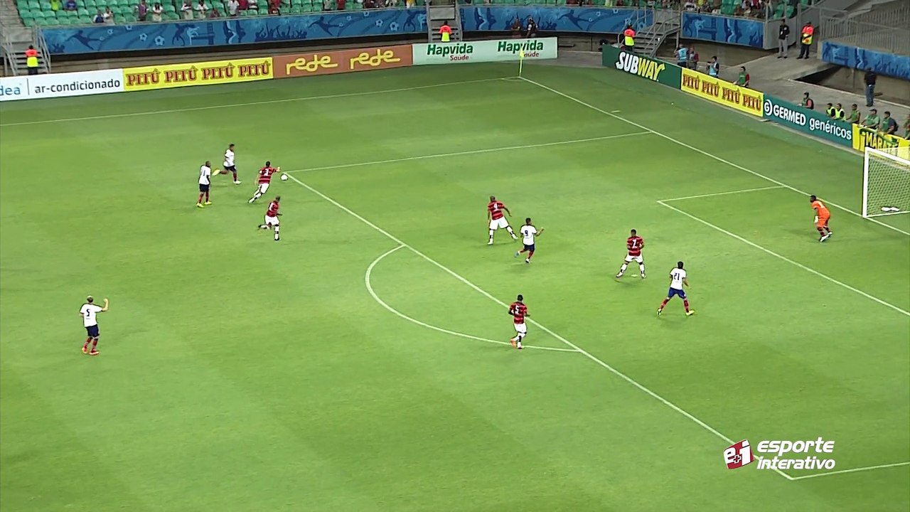 Inacreditável! Zé Roberto recebe na cara do gol, mas desperdiça e devolve para o goleiro