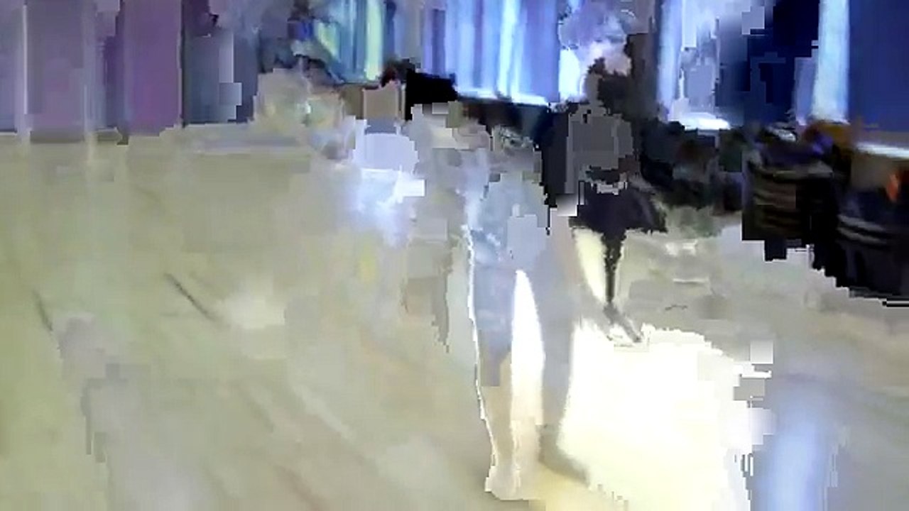 AFRICAN GIRLS DANCING TO SOUKOUS